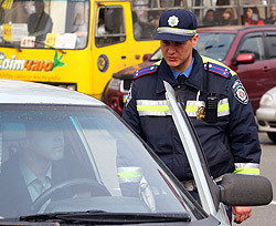 Подозрительные машины проверят на токсичность 