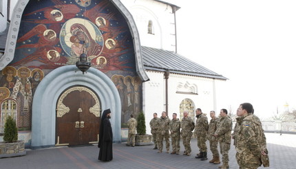 Офицеры Генштаба в Почаевской Лавре