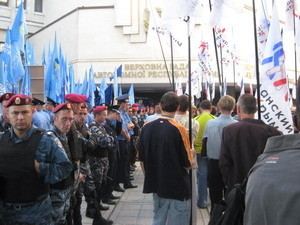 Переворот в парламенте откладывается 