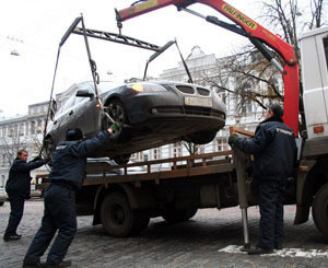 В Киев возвращаются эвакуаторы 