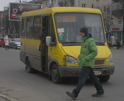 ГАИ проверяет, готовы ли маршрутки к гололеду 