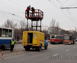 Непогода оставила Мариуполь без троллейбусов и трамваев 