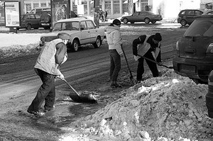 Из-за сильного снегопада в Одессе перекрывали дороги и отключали электричество 