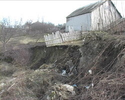 На борьбу с оползнями области нужны миллионы 