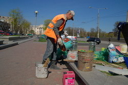 В городе начали запускать фонтаны 