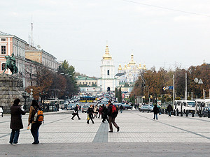 Настоящий киевлянин носит вышиванку и не лузгает семечки на ходу