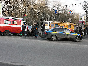 Столичные милиционеры научились тушить леса и спасать щенков