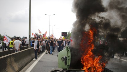 В Париже продолжаются акции протеста против нового трудового законодательства