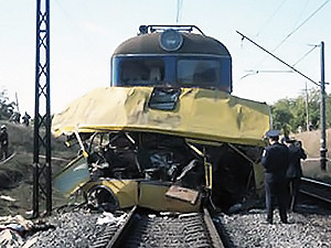 Уцелевшие в страшном ДТП на переезде под Марганцем рассказали, что водитель вел себя неадекватно