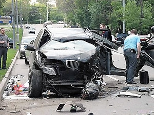 В Киеве на улице Шамрыло «БМВ» столкнулась с «ВАЗом»: погибли двое