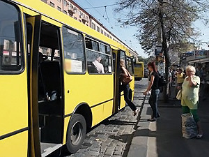 Гаишники вытащили пьяного водителя из-за руля маршрутки