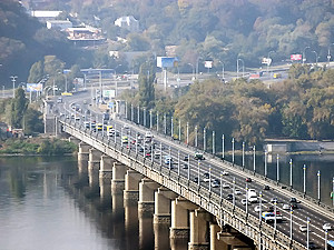 На мосту Патона уберут реверс