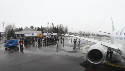 Три самолета с гуманитарной помощью от ЕС и ООН прибыли в Днепропетровск