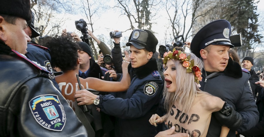 В Киеве прошло несколько акций протеста