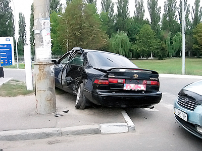 В ДТП на Глушкова едва не погибла женщина и ее маленький ребенок