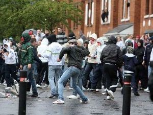 В Белфасте схлестнулись католики и протестанты