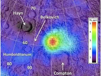 Ученые нашли на обратной стороне Луны подозрительные пирамиды