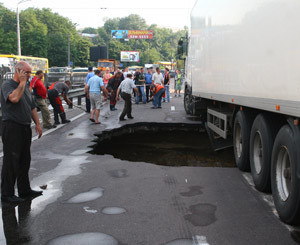 2,5 млн гривен выбросят...  в дыру