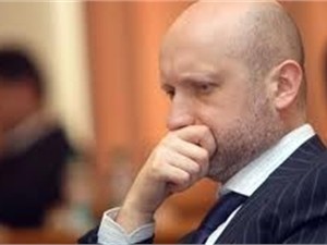 Турчинов рассказал о 15-сантиметровых синяках Тимошенко