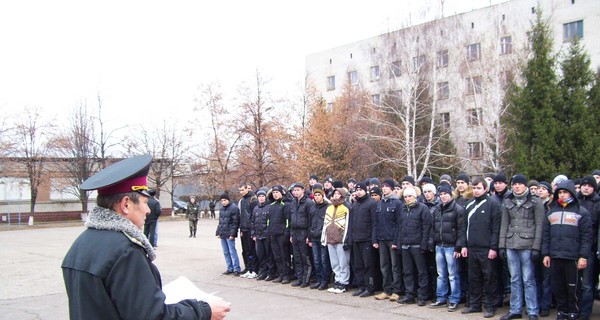 В армию идут юристы и айтишники