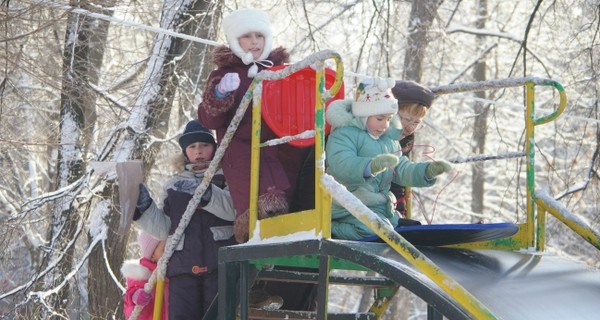 Опасные детские площадки снесут