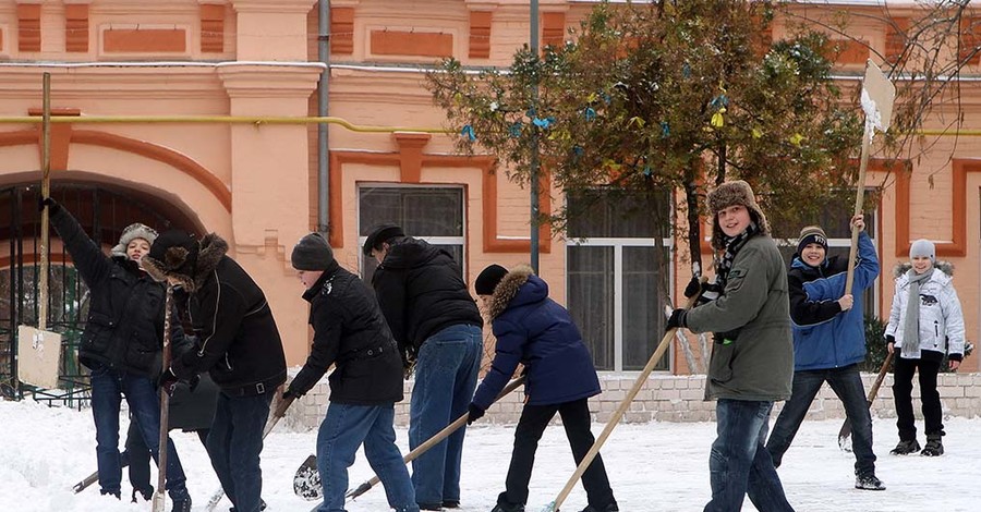 Морозы заставят школьников сидеть дома