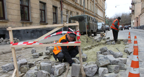 Почему в центре города мостовая уходит из-под ног?