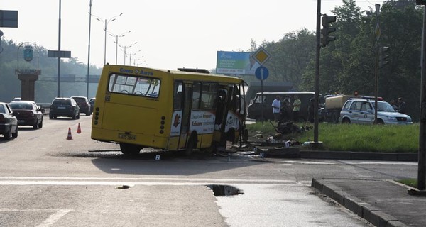 Грузовик с вином убил водителя автобуса