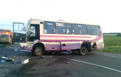 В Донецкой области разбился маршрутный автобус