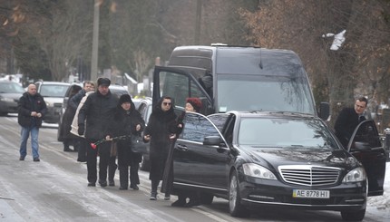 В Киеве на Берковецком кладбище простились с бабушкой Наташи Королевой