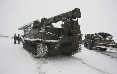 На дороги вывели военную технику