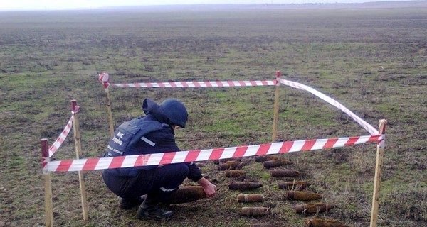 Под Керчью земля сама 