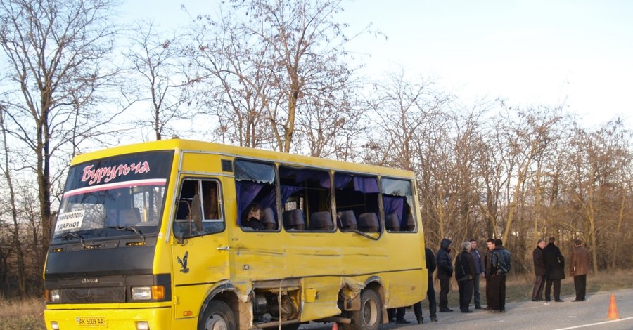 Водитель маршрутки, в которой погибли крымчане: "Наверное, шофер микроавтобуса заснул за рулем"