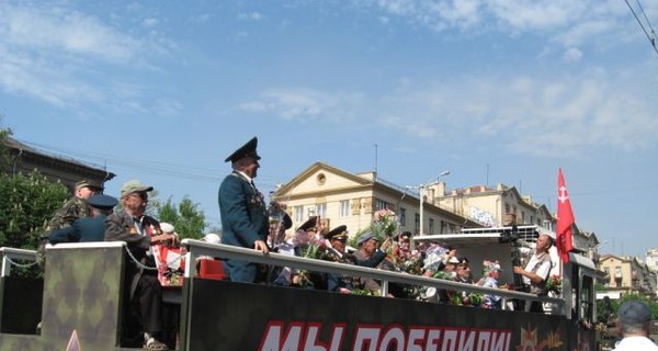 На параде ветеранов повезут в лимузинах и кабриолетах