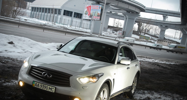 Infiniti FX 30d: быстро, стильно, экономно 