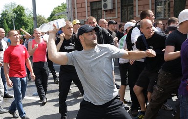 Милиция не может найти спортсмена, который избил журналистку