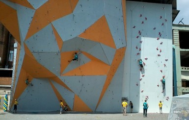 В Днепропетровске проходит Чемпионат Украины по скалолазанию 