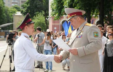 Начальника военного лицея Богуна поймали на взятке в 5 тысяч долларов?