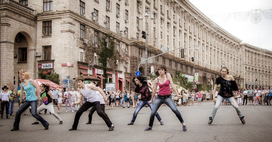 В центре Киева будут танцевать тысяча 