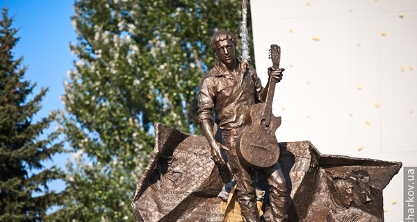 Памятник Высоцкому в Харькове откроет его сын Никита