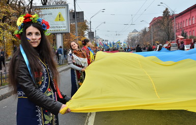 В Киеве 15-тысячные колонны националистов маршируют по Владимирской