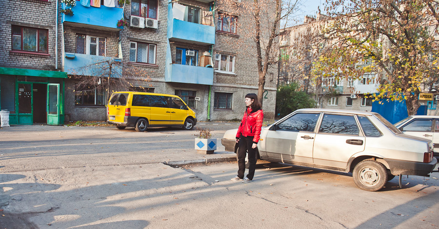 В Запорожье женщина насмерть сбила лучшую подругу, которая помогала ей парковаться