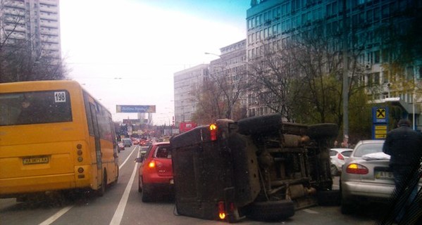 В Киеве перевернулся 