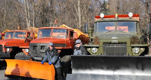 С зимней непогодой будут бороться 157 снегоуборочных машин