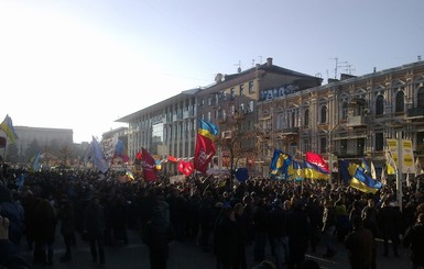 Днепропетровских активистов, собравшихся на Евромайдан в Киев, не выпустили из города