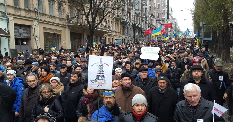 На центральных станциях метро образовались пробки