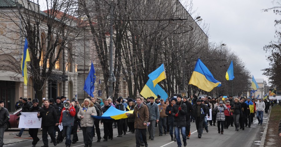 В Днепропетровске митингует даже Дед Мороз