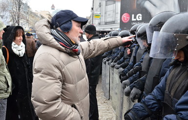 На Майдане простудились уже 45 бойцов ВВ