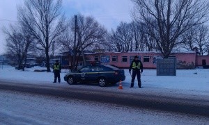 Инспектора ГАИ вернули хозяину барсетку с документами и деньгами