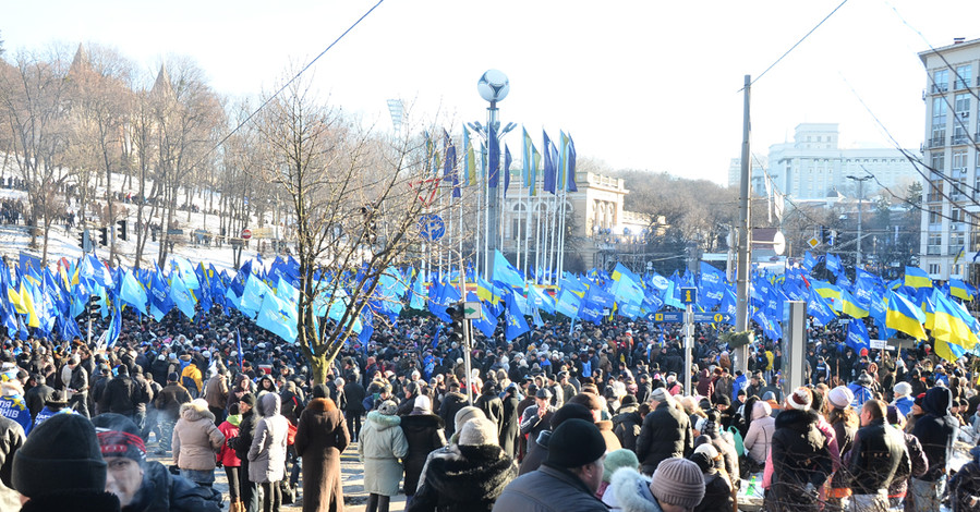 На митинге в поддержку власти милиция насчитала 60 тысяч человек